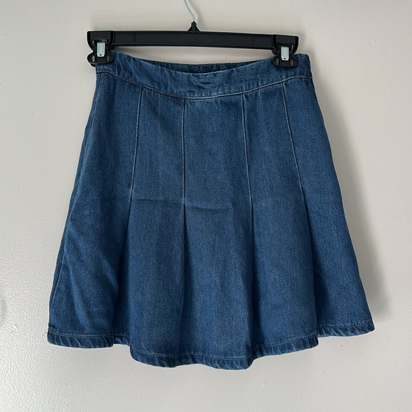 YFB A-Line Blue Denim Pleated Mini Skirt - Picture 4 of 7